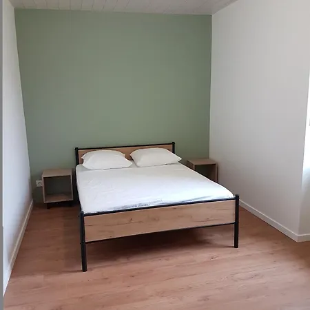Holiday home Lepetit Sabotier Grande Capacite Puy De Dome Giat